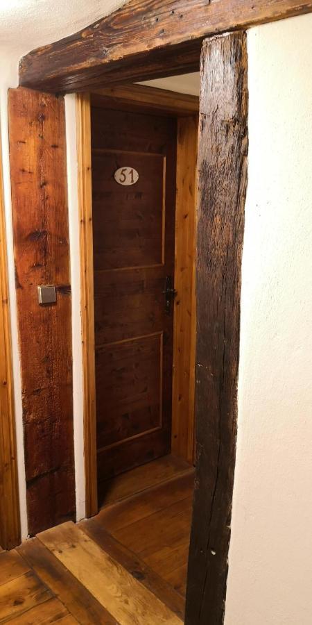 Hotel Restaurant Zum Nachtwaechter Lienzingen Exteriör bild