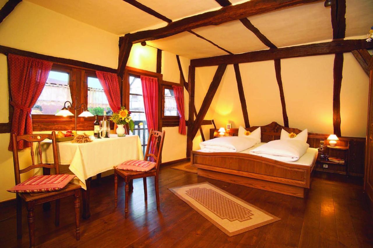 Hotel Restaurant Zum Nachtwaechter Lienzingen Rum bild